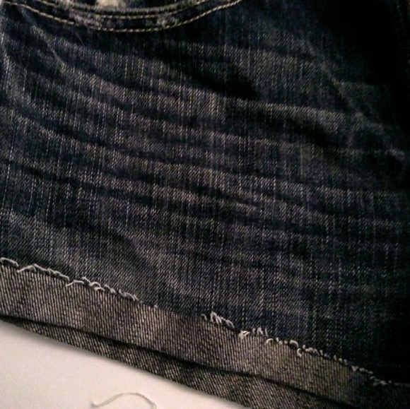 Hollister Distressed Shorts Size 9 - Picture 4 of 8